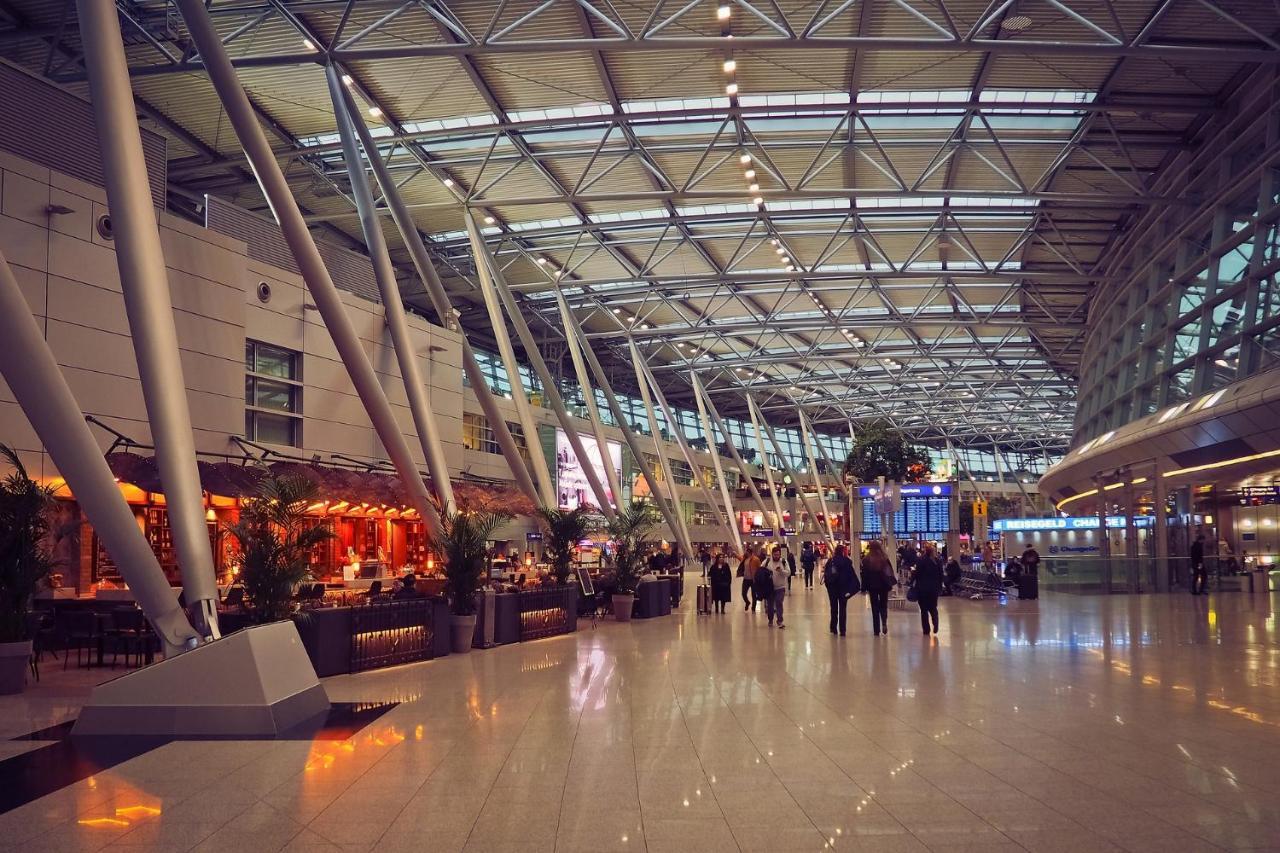 Hotel Red Velvet At Delhi Airport Nova Deli Exterior foto
